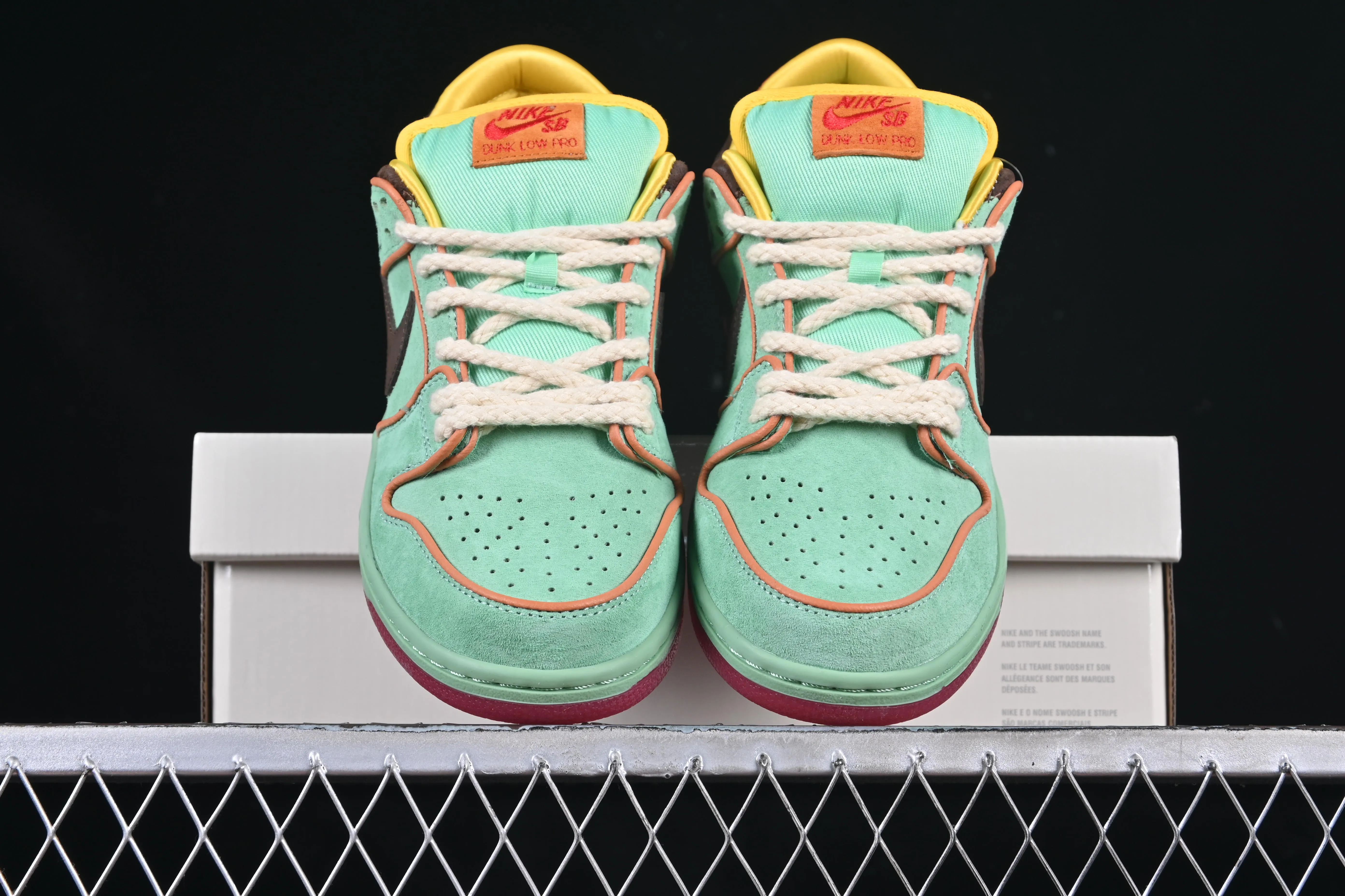 All Categories Nk SB Dunk Series Nk SB Dunk Low Low-top sneakers Pure original Nike SB Dunk Low "Tourmaline" Black Moon Low-top casual skateboard shoes HF3058-300